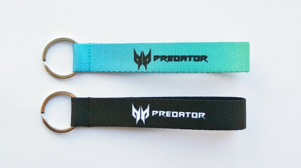 Брелок з лого PREDATOR Ленточный брелок с лого