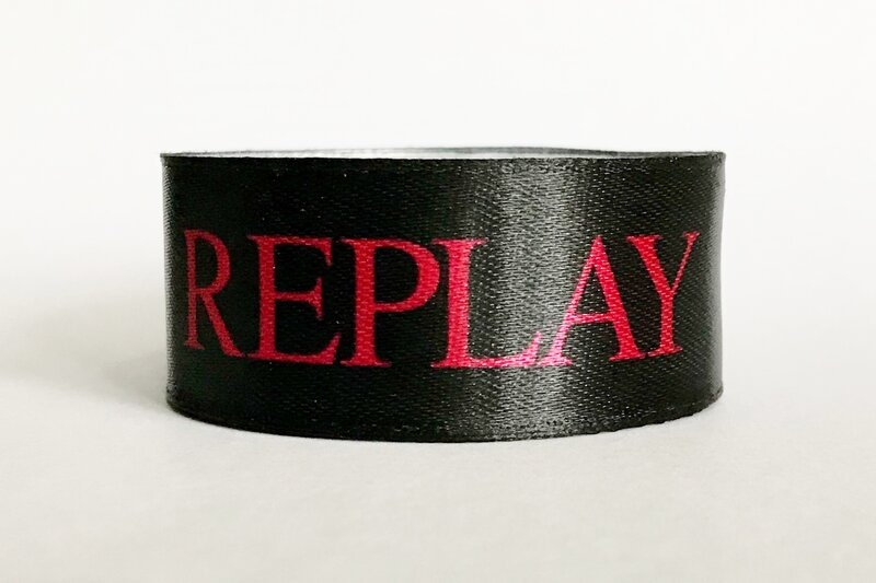 Атласна стрічка Атласная ленточка с логотипом REPLAY