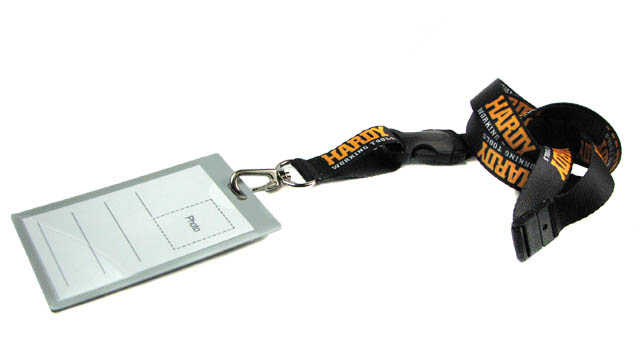 Шнурок на рифленій стрічці з карабіном, фастексом та роз'ємом безпеки Шнурок для бейджа на плотной ленте